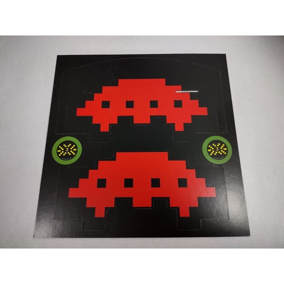 Space Invaders A Co-Op Dexterity Board Game Taito Taitronics Buffalo Games - Picture 8 of 15